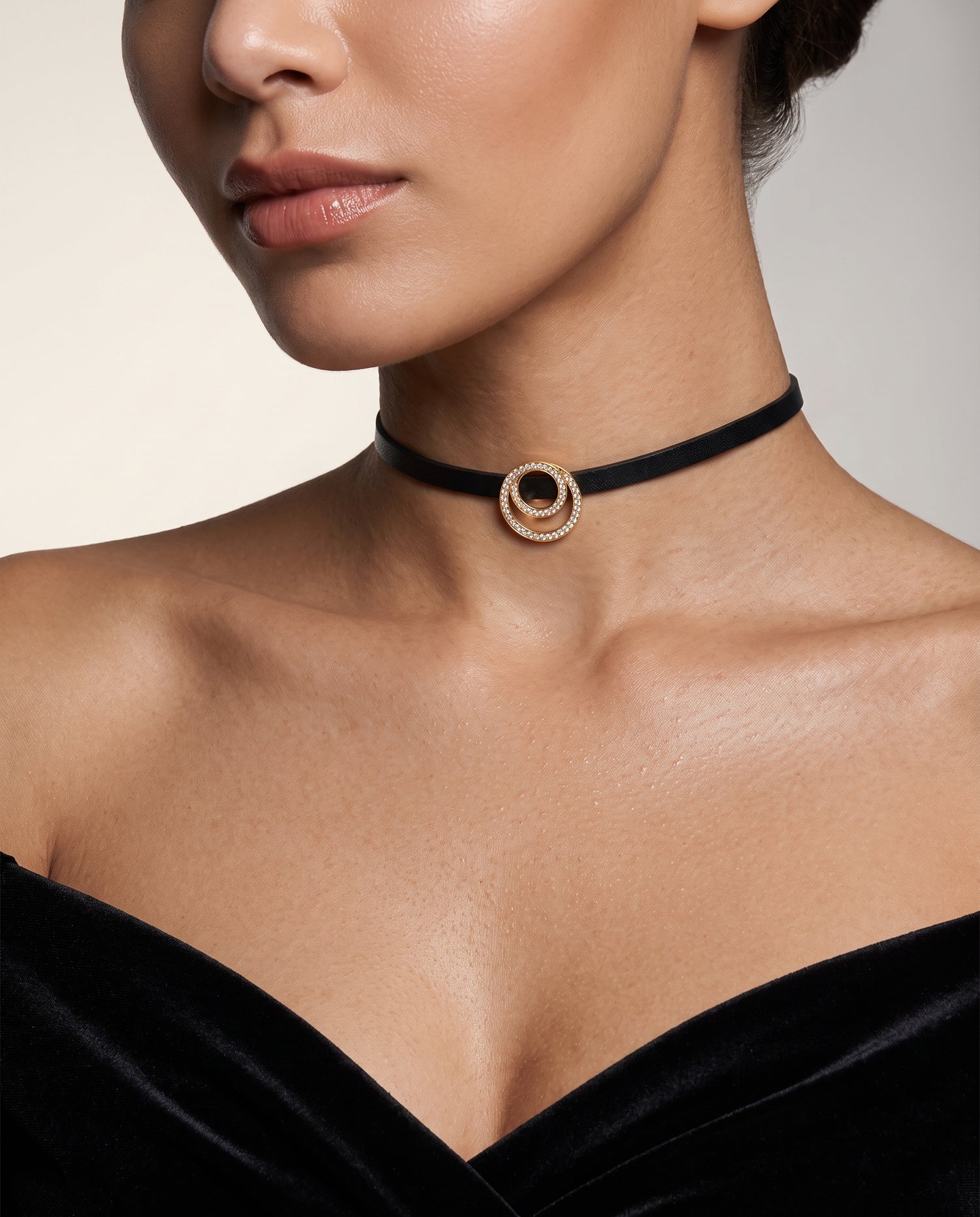 Interlocking Circle Charm Choker